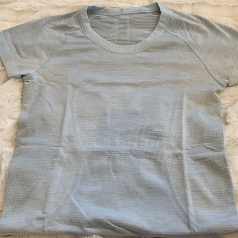 Lululon swiftly tech short sleeve crew size 4 blue